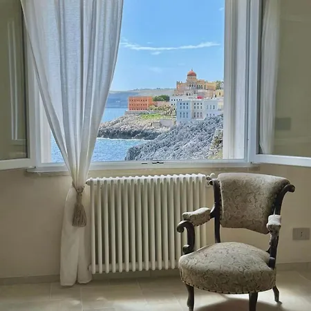Elegant Seafront House, Direct Access - Salento
