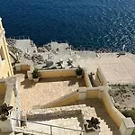 Elegant Seafront House, Direct Access - Salento Lejlighed