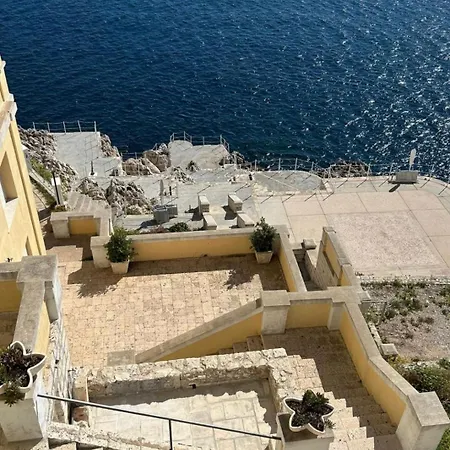 Elegant Seafront House, Direct Access - Salento Апартаменты